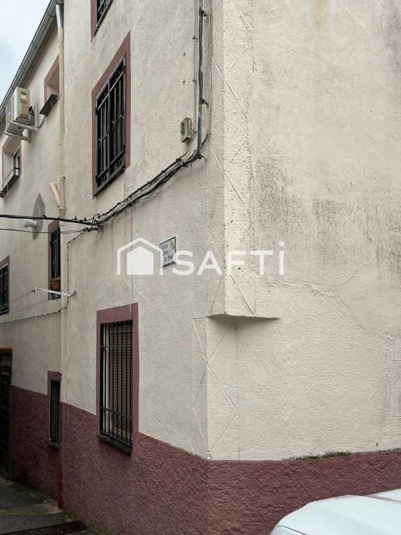 6 bedroom Villa for sale in Pinofranqueado - € 84,900 (Ref: 9615529)