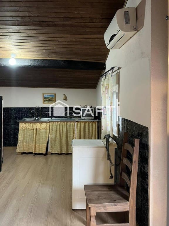 6 bedroom Villa for sale in Pinofranqueado - € 84,900 (Ref: 9615529)