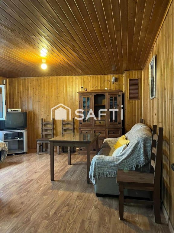 6 bedroom Villa for sale in Pinofranqueado - € 84,900 (Ref: 9615529)