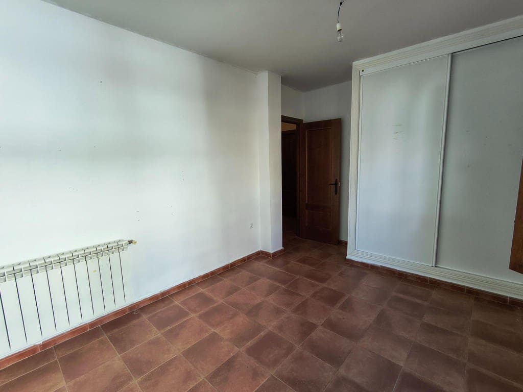 3 sovrum Radhus till salu i Olmeda de las Fuentes med garage - 340 000 € (Ref: 9619282)