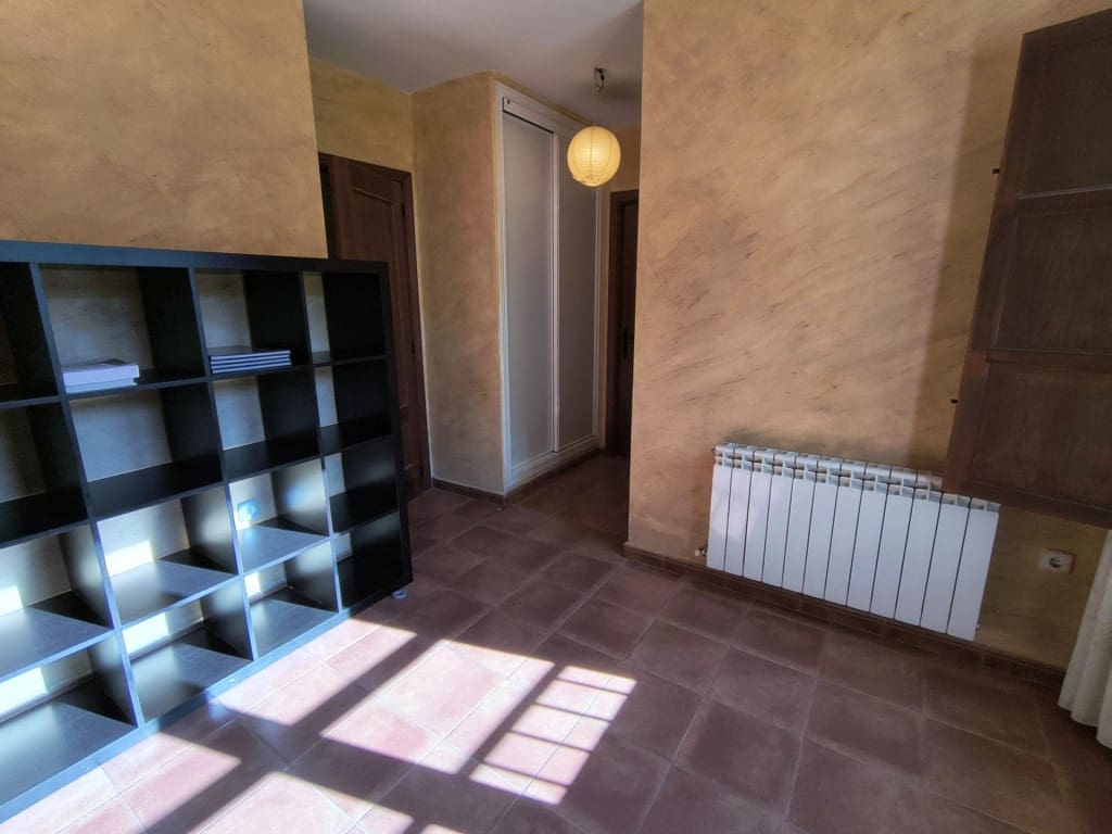 3 sovrum Radhus till salu i Olmeda de las Fuentes med garage - 340 000 € (Ref: 9619282)