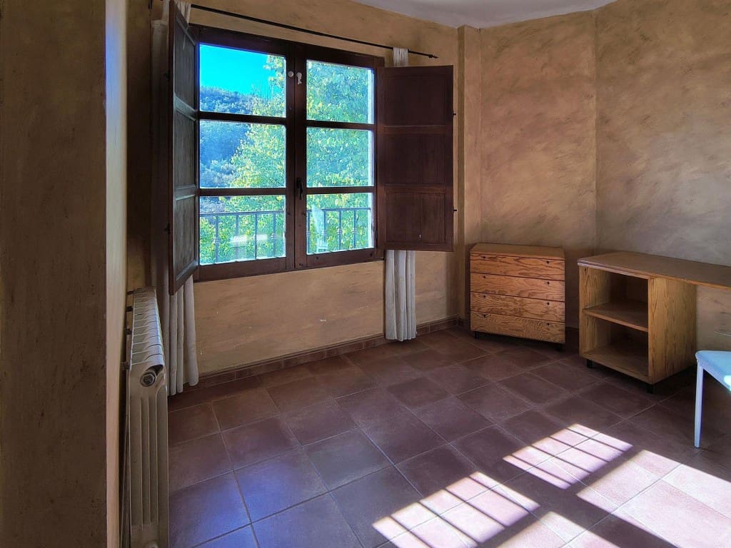 3 sovrum Radhus till salu i Olmeda de las Fuentes med garage - 340 000 € (Ref: 9619282)