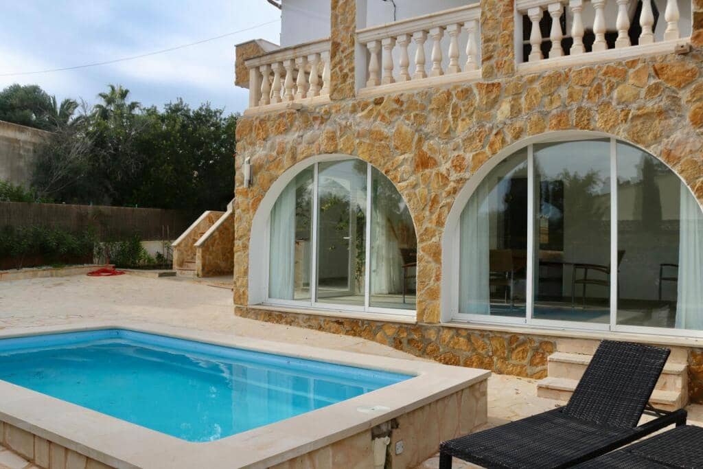 4 soveværelse Villa til salg i Cala Santanyi med swimmingpool - € 1.490.000 (Ref: 9619283)