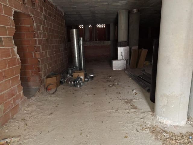 Commercial for rent in Yecla - € 2,600 (Ref: 9619287)