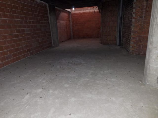 Commercial for rent in Yecla - € 2,600 (Ref: 9619287)