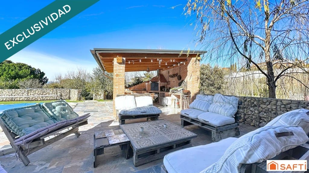 5 sovrum Villa till salu i El Casar med pool - 567 000 € (Ref: 9619292)