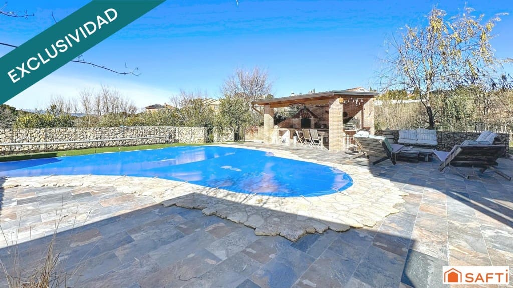 5 sovrum Villa till salu i El Casar med pool - 567 000 € (Ref: 9619292)