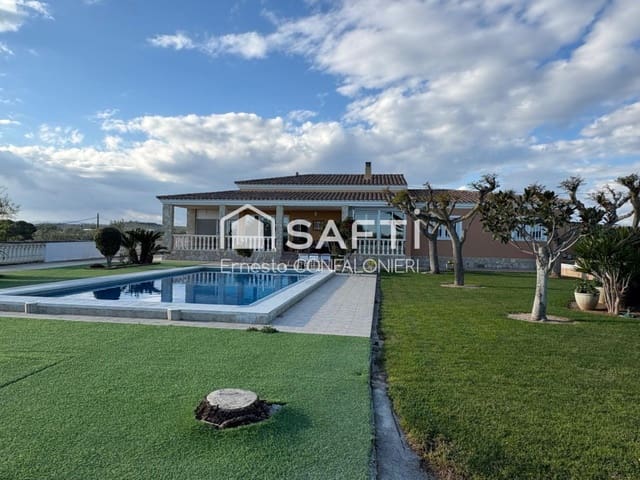 4 sovrum Finca/Hus på landet till salu i Vinaròs med pool garage - 465 000 € (Ref: 9619295)