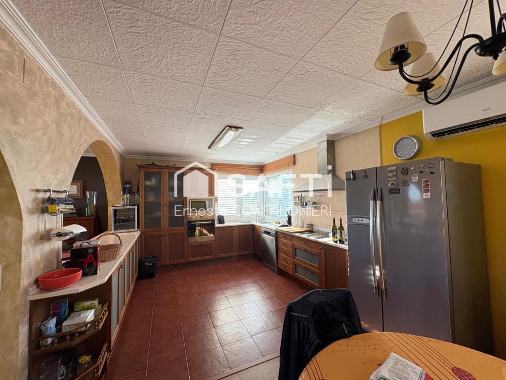 4 sovrum Finca/Hus på landet till salu i Vinaros med pool garage - 465 000 € (Ref: 9619295)