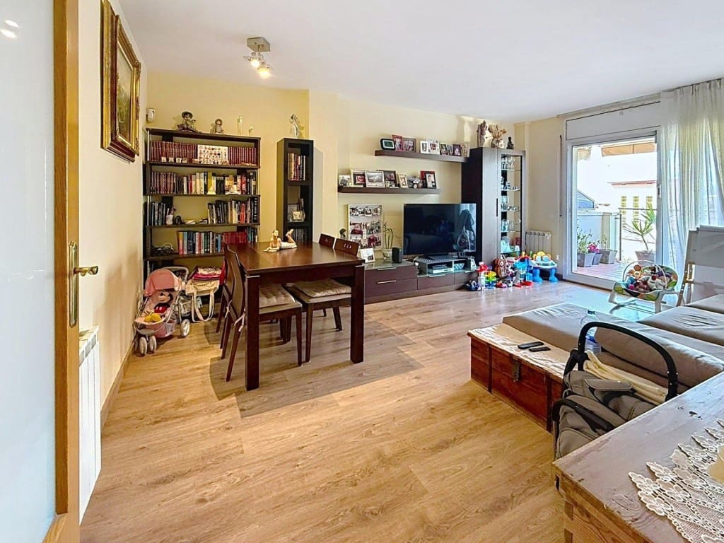 3 makuuhuone Huoneisto myytävänä paikassa Sitges mukana uima-altaan - 499 000 € (Ref: 9619296)