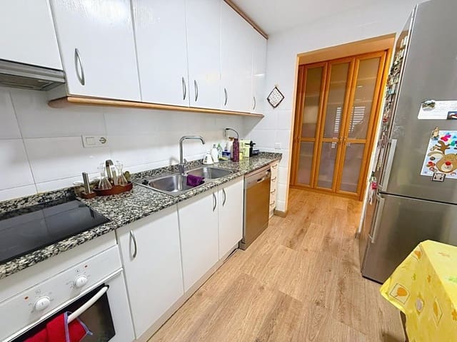 3 makuuhuone Huoneisto myytävänä paikassa Sitges mukana uima-altaan - 499 000 € (Ref: 9619296)