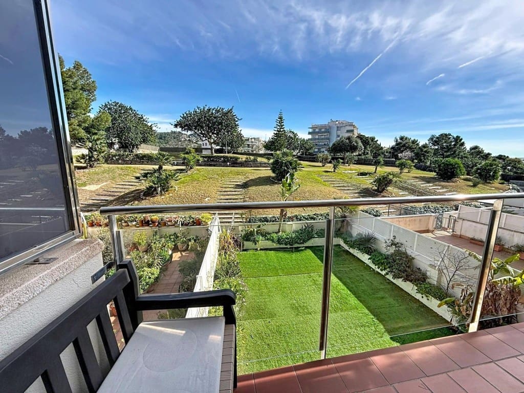 3 makuuhuone Huoneisto myytävänä paikassa Sitges mukana uima-altaan - 499 000 € (Ref: 9619296)