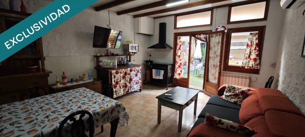 4 sovrum Radhus till salu i Riba-roja d'Ebre med pool garage - 280 000 € (Ref: 9619299)