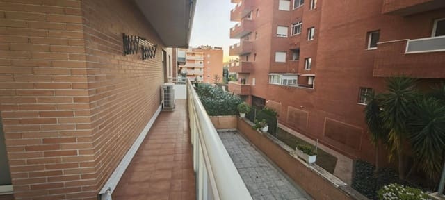 Apartamento de 4 habitaciones en Salou en venta - 348.000 € (Ref: 9619300)