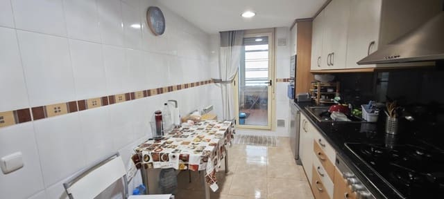 Apartamento de 4 habitaciones en Salou en venta con piscina garaje - 348.000 € (Ref: 9619300)