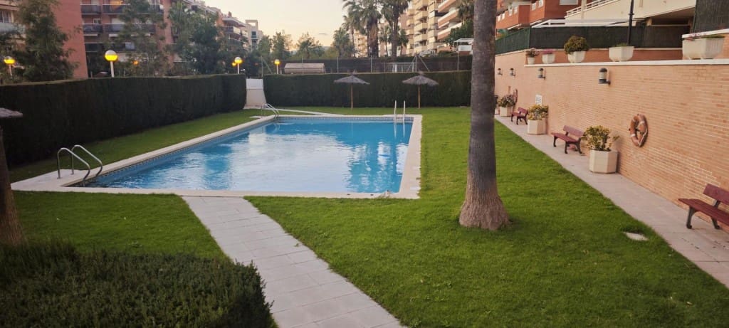 Apartamento de 4 habitaciones en Salou en venta - 348.000 € (Ref: 9619300)