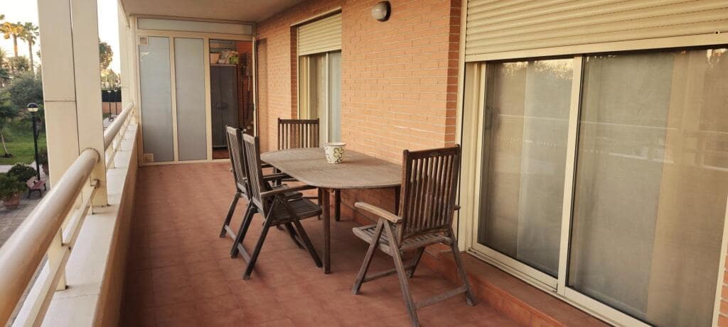 4 bedroom Apartment for sale in Salou with pool garage - € 348,000 (Ref: 9619300)