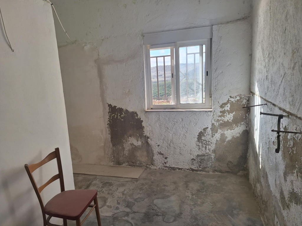 8 bedroom Finca/Country House for sale in Sorbas - € 70,000 (Ref: 9619301)