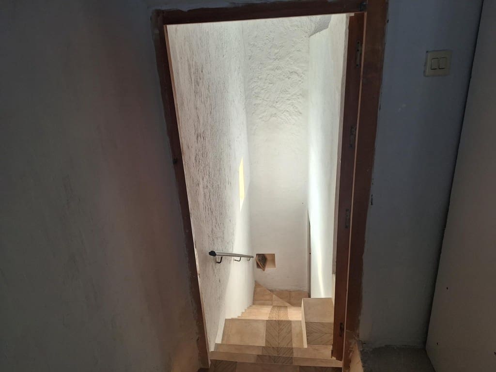 8 bedroom Finca/Country House for sale in Sorbas - € 70,000 (Ref: 9619301)