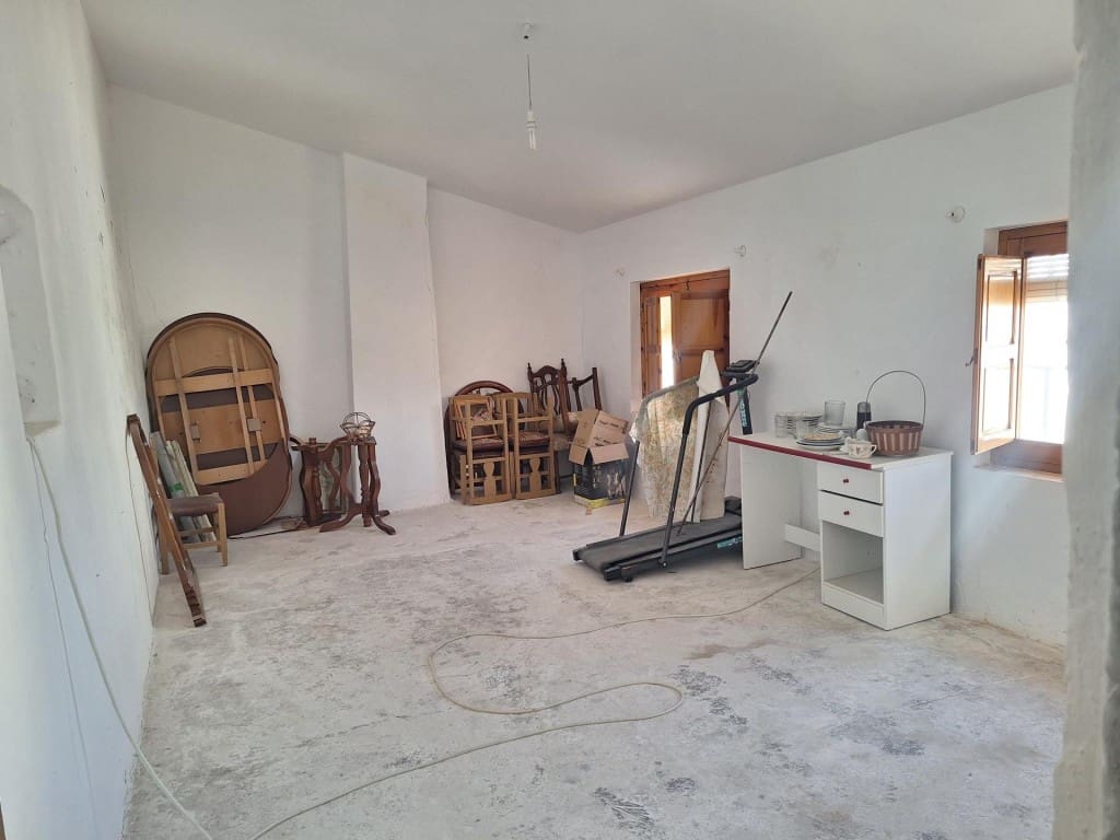 8 bedroom Finca/Country House for sale in Sorbas - € 70,000 (Ref: 9619301)