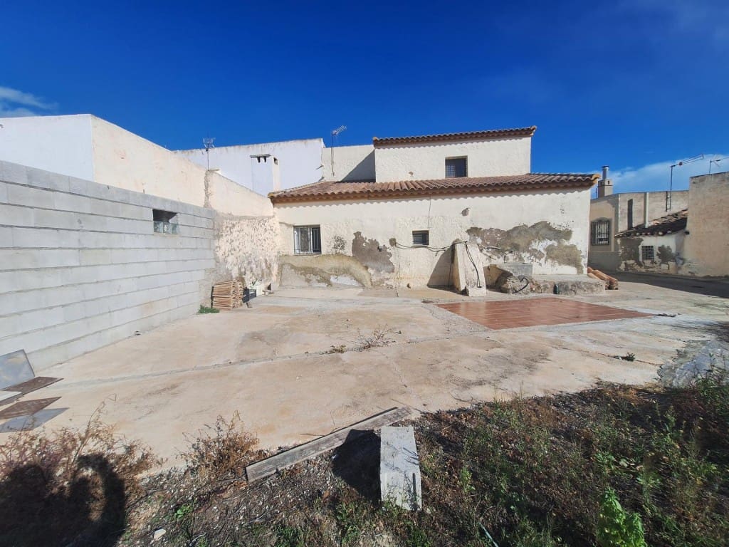 8 bedroom Finca/Country House for sale in Sorbas - € 70,000 (Ref: 9619301)