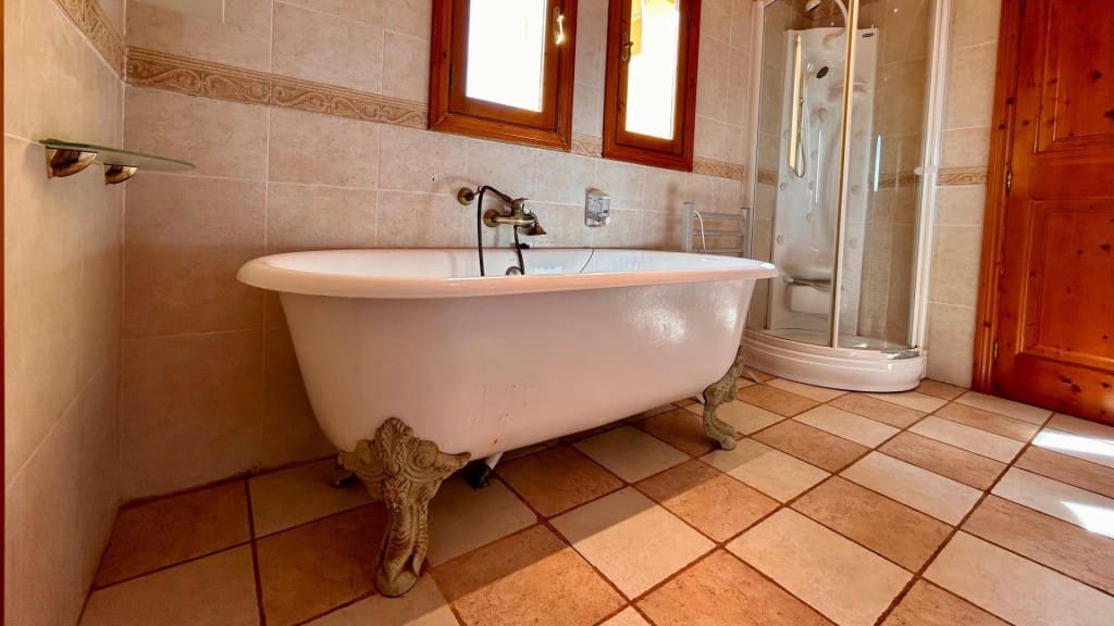 5 bedroom Finca/Country House for sale in Manacor with pool - € 2,300,000 (Ref: 9619305)