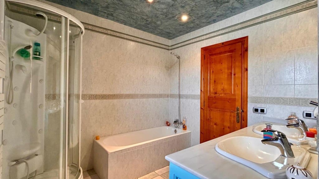 5 bedroom Finca/Country House for sale in Manacor with pool - € 2,300,000 (Ref: 9619305)