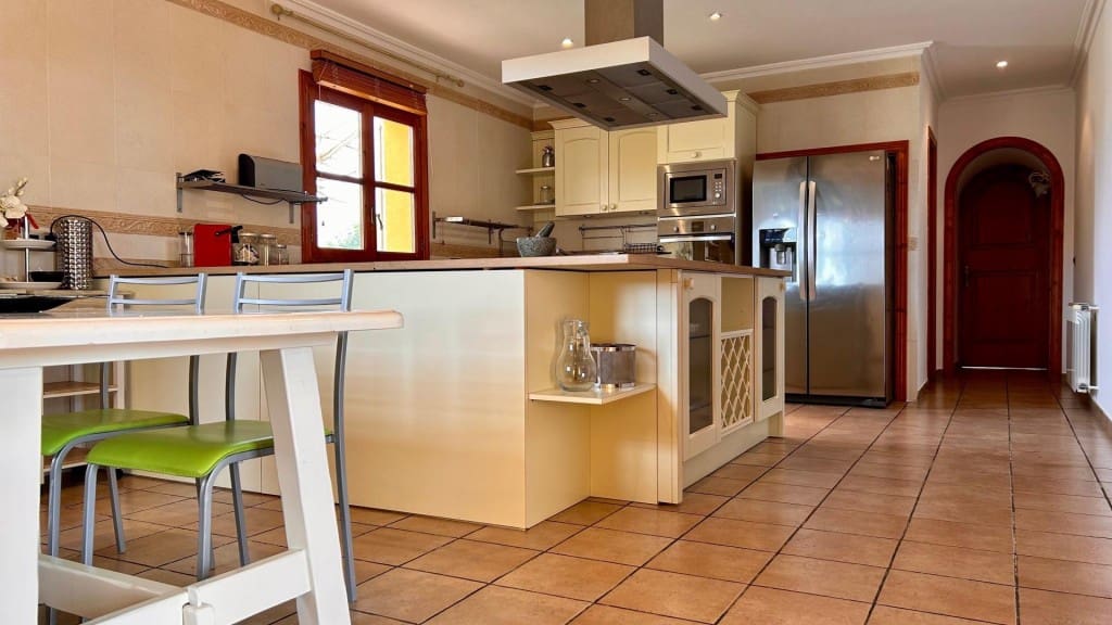 5 bedroom Finca/Country House for sale in Manacor with pool - € 2,300,000 (Ref: 9619305)