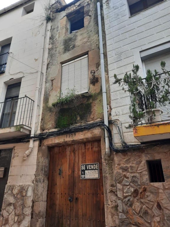 3 bedroom Villa for sale in Artes - € 70,000 (Ref: 9625695)