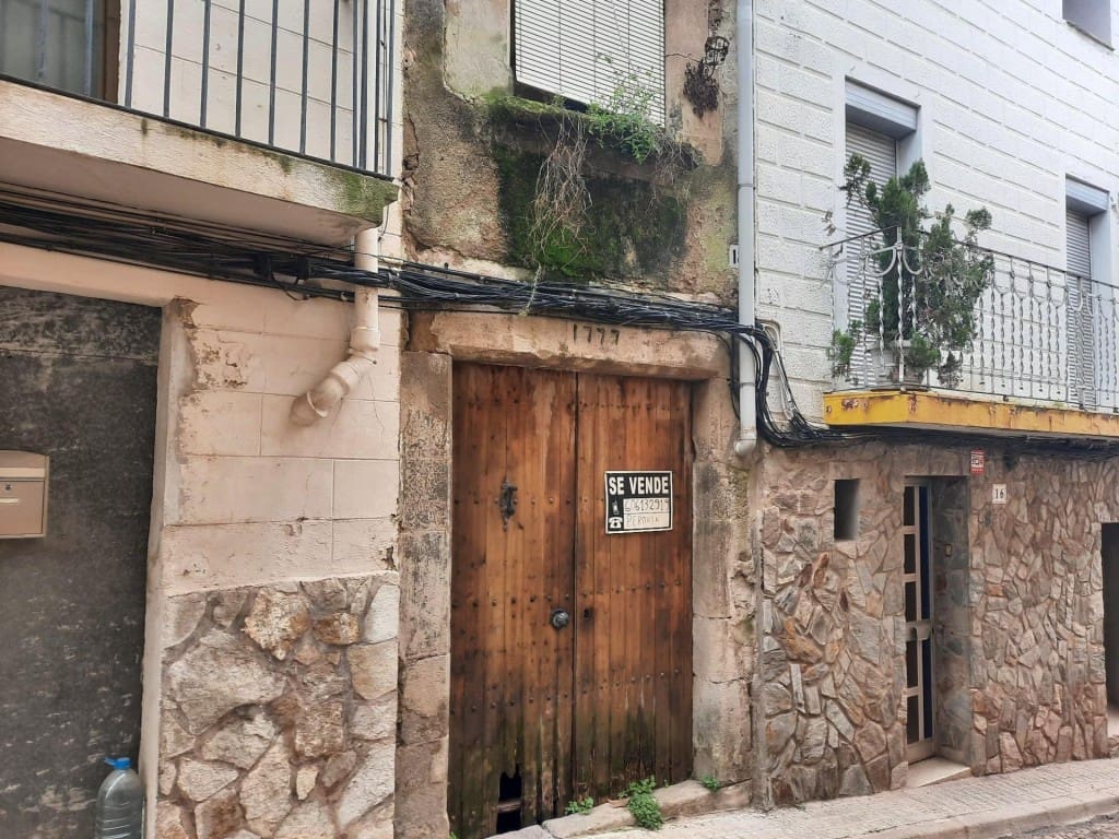 3 bedroom Villa for sale in Artes - € 70,000 (Ref: 9625695)