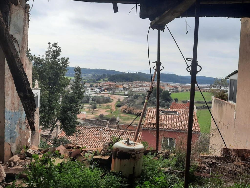 3 bedroom Villa for sale in Artes - € 70,000 (Ref: 9625695)