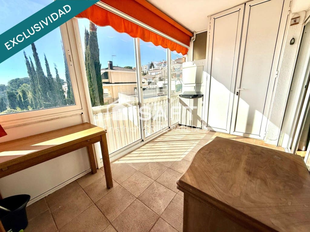 1 makuuhuone Huoneisto myytävänä paikassa Lloret de Mar mukana uima-altaan 
autotalli - 147 260 € (Ref: 9627581)