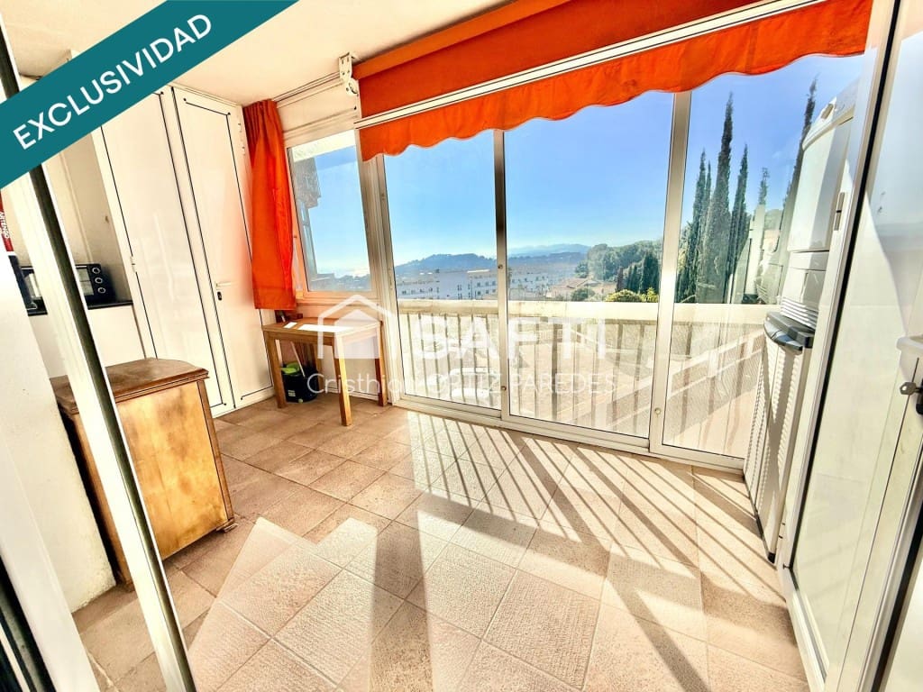 1 makuuhuone Huoneisto myytävänä paikassa Lloret de Mar mukana uima-altaan 
autotalli - 147 260 € (Ref: 9627581)