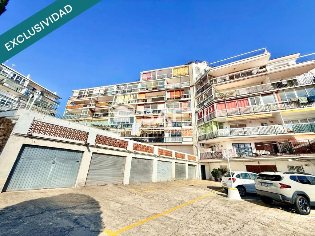 1 makuuhuone Huoneisto myytävänä paikassa Lloret de Mar mukana uima-altaan 
autotalli - 147 260 € (Ref: 9627581)