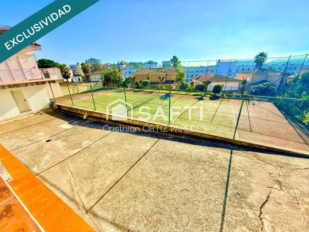 1 makuuhuone Huoneisto myytävänä paikassa Lloret de Mar mukana uima-altaan 
autotalli - 147 260 € (Ref: 9627581)