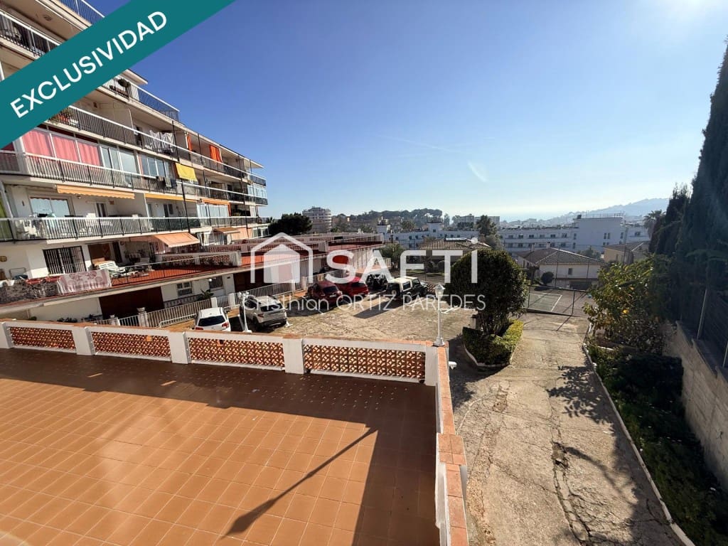 1 makuuhuone Huoneisto myytävänä paikassa Lloret de Mar mukana uima-altaan 
autotalli - 147 260 € (Ref: 9627581)