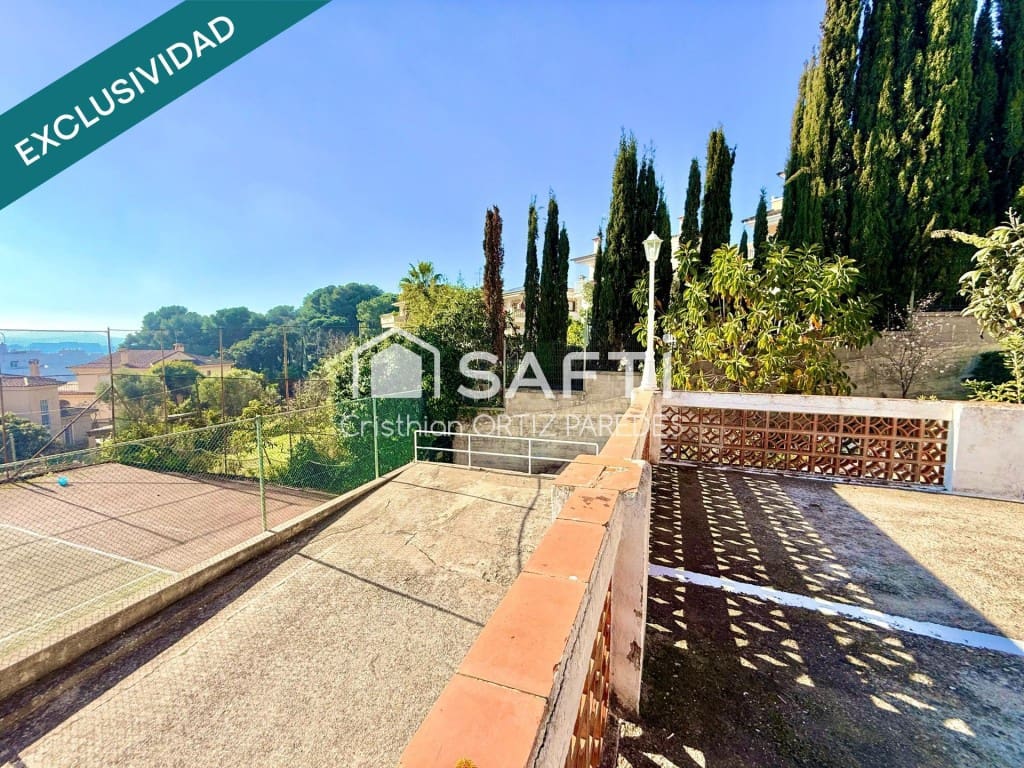 1 makuuhuone Huoneisto myytävänä paikassa Lloret de Mar mukana uima-altaan 
autotalli - 147 260 € (Ref: 9627581)