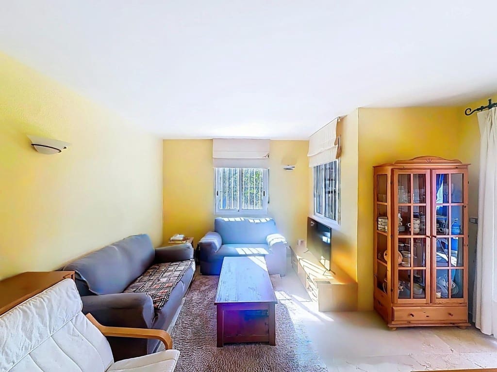 2 bedroom Apartment for sale in Denia with pool - € 369,000 (Ref: 9627584)