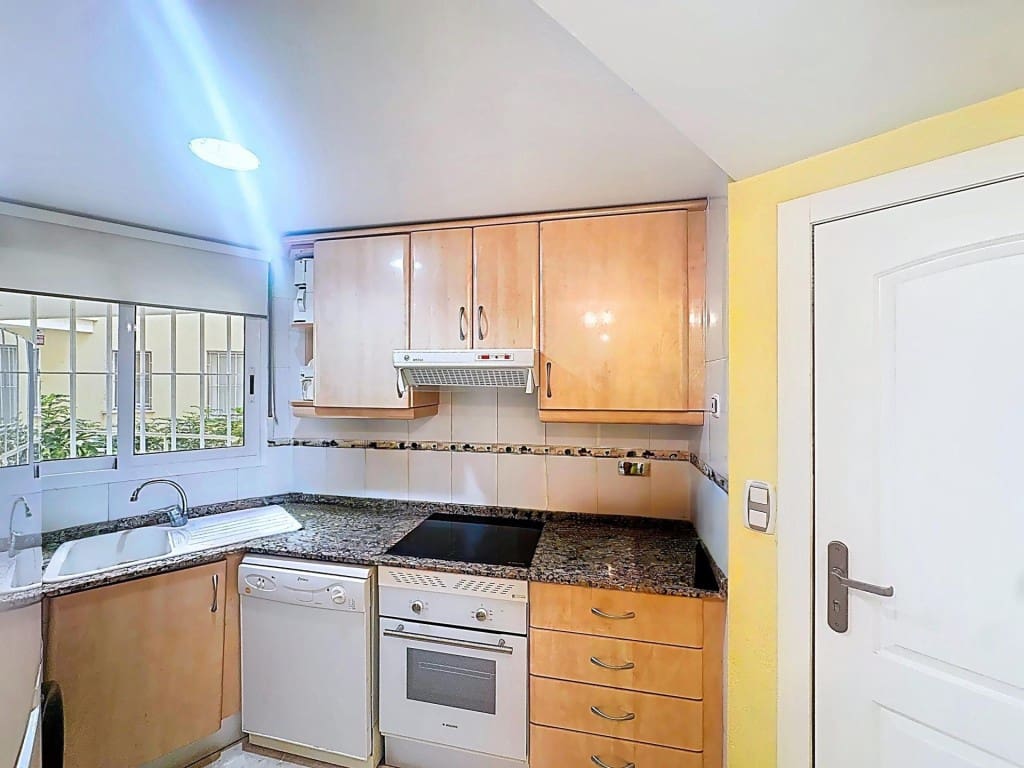 2 bedroom Apartment for sale in Denia with pool - € 369,000 (Ref: 9627584)