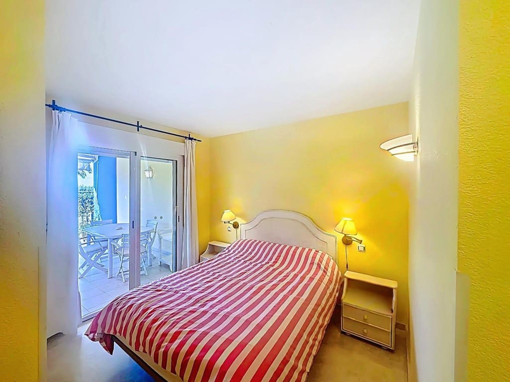 2 bedroom Apartment for sale in Denia with pool - € 369,000 (Ref: 9627584)