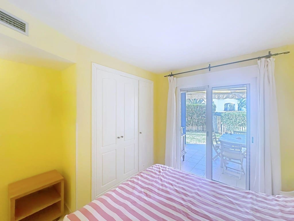 2 bedroom Apartment for sale in Denia with pool - € 369,000 (Ref: 9627584)