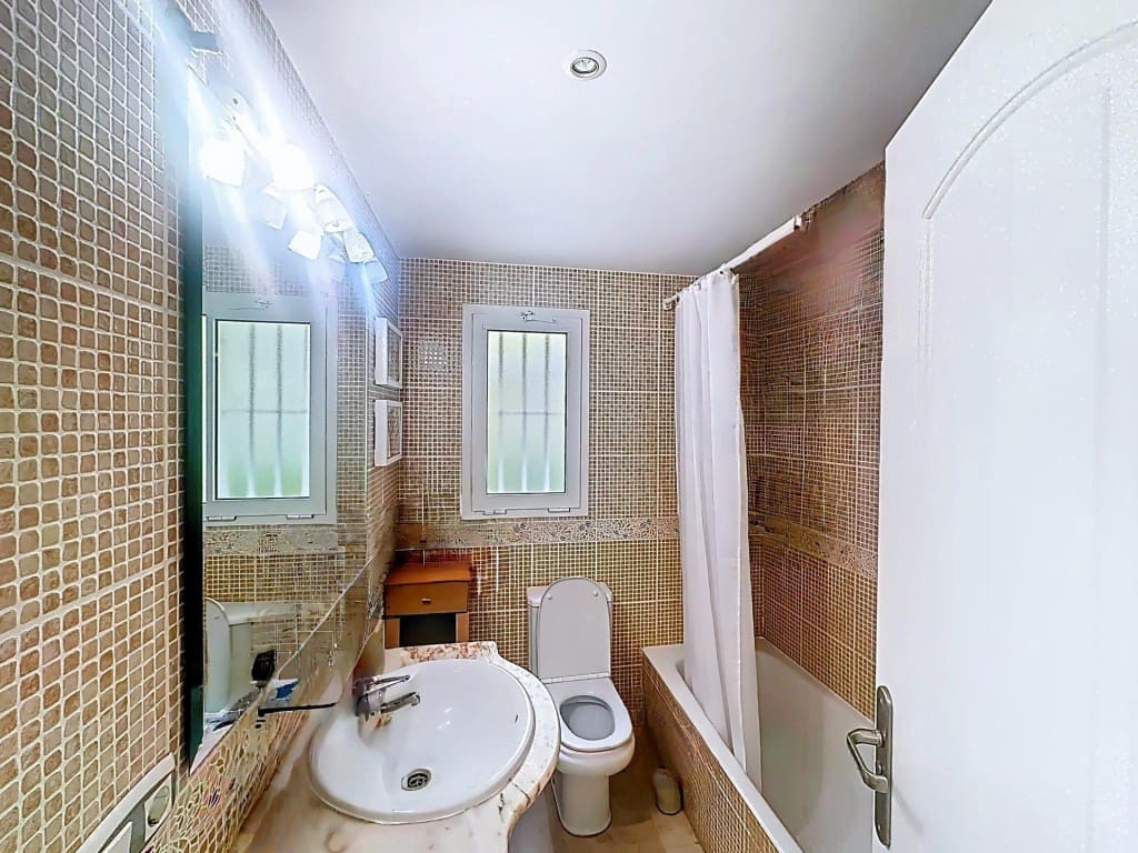 2 bedroom Apartment for sale in Denia with pool - € 369,000 (Ref: 9627584)