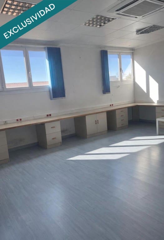 Kommersiell till salu i Almansa - 650 000 € (Ref: 9627587)