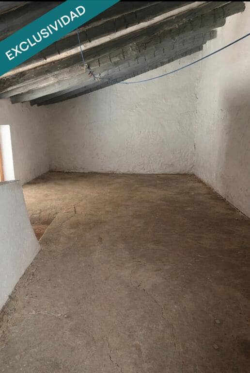 Chalet de 4 habitaciones en Teresa de Cofrentes en venta - 48.000 € (Ref: 9627588)