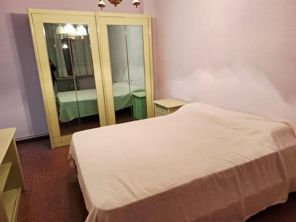 Apartamento de 3 habitaciones en Yecla en venta - 102.000 € (Ref: 9630011)