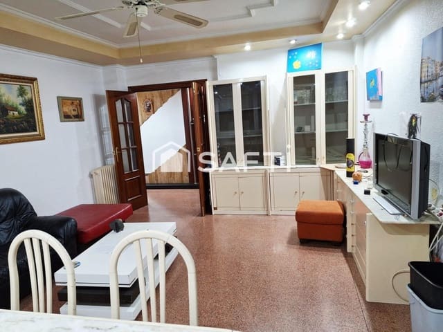 Apartamento de 3 habitaciones en Yecla en venta - 102.000 € (Ref: 9630011)