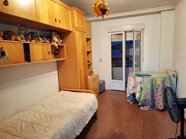 Apartamento de 3 habitaciones en Yecla en venta - 102.000 € (Ref: 9630011)