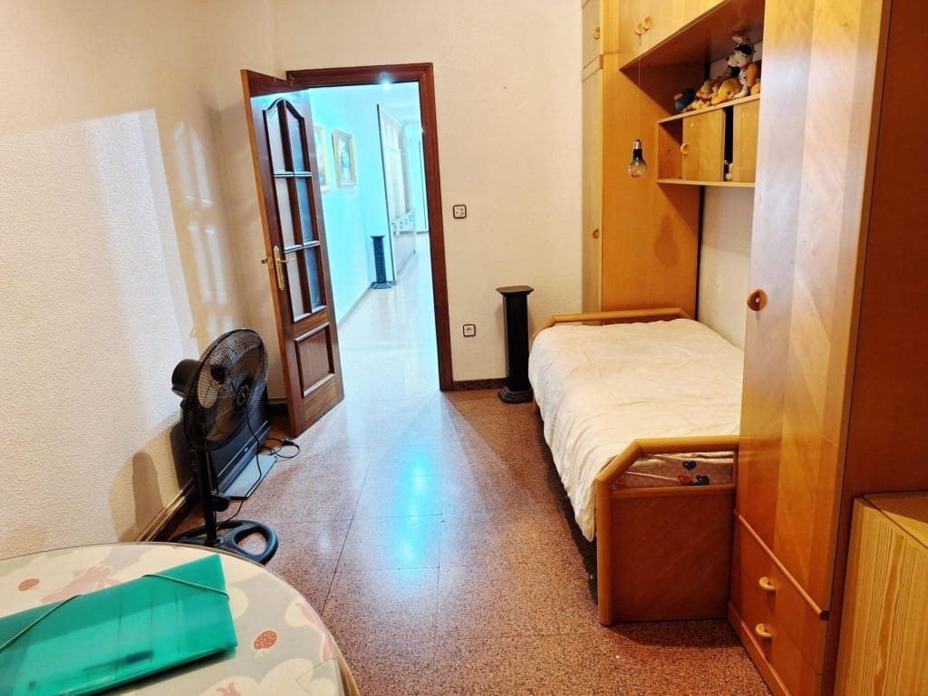 Apartamento de 3 habitaciones en Yecla en venta - 102.000 € (Ref: 9630011)