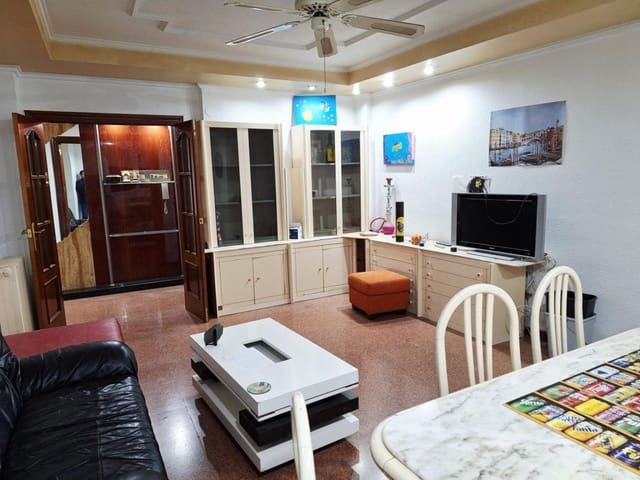Apartamento de 3 habitaciones en Yecla en venta - 102.000 € (Ref: 9630011)