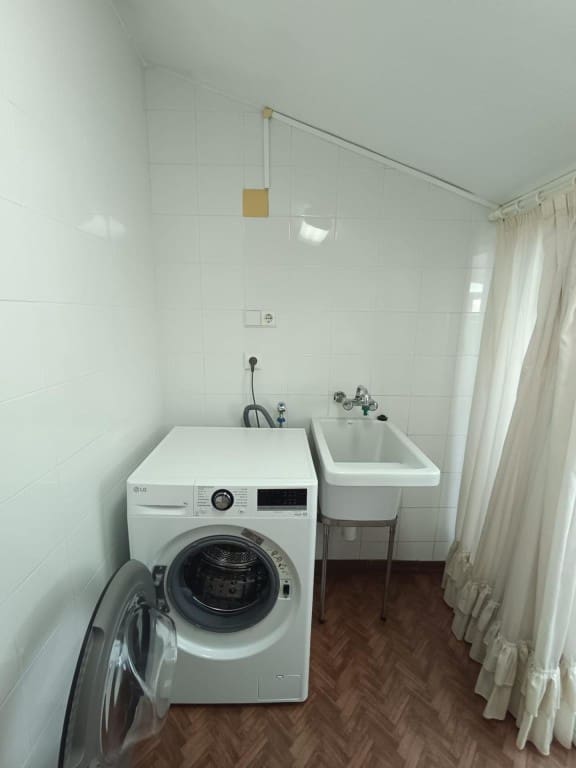 5 makuuhuone Huvila myytävänä paikassa Petrel / Petrer mukana 
autotalli - 300 000 € (Ref: 9630012)